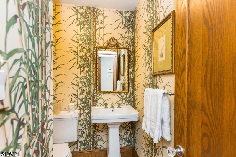 13 Ferncliff Ter