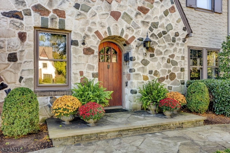 13 Ferncliff Ter