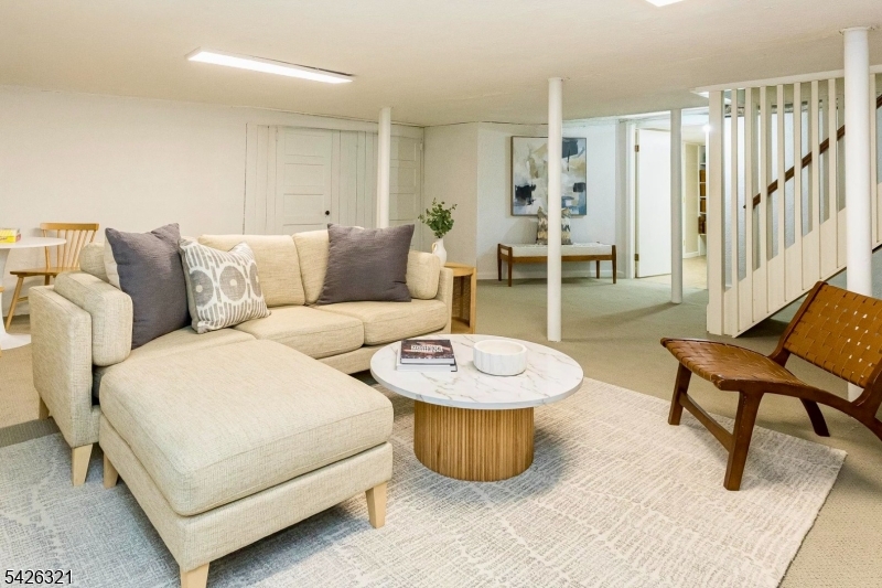 13 Ferncliff Ter