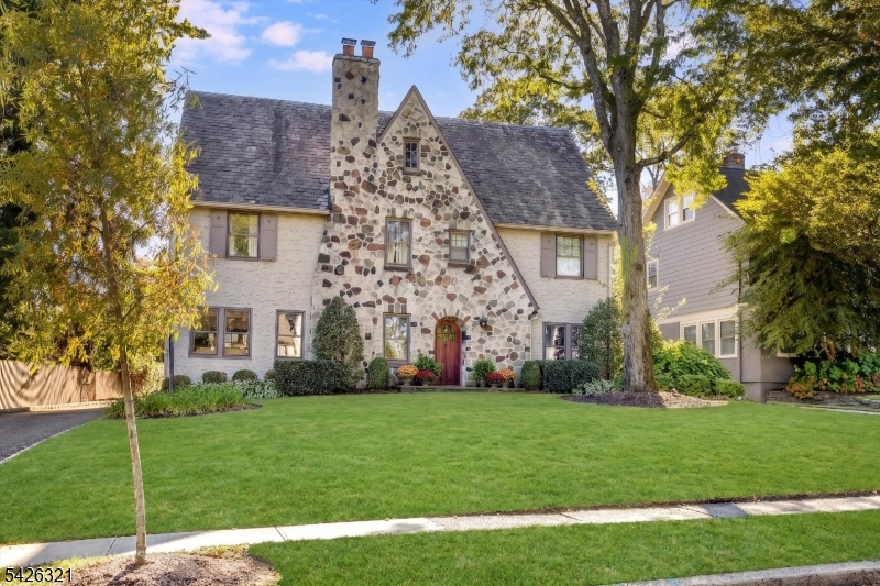 13 Ferncliff Ter
