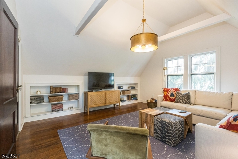 13 Ferncliff Ter