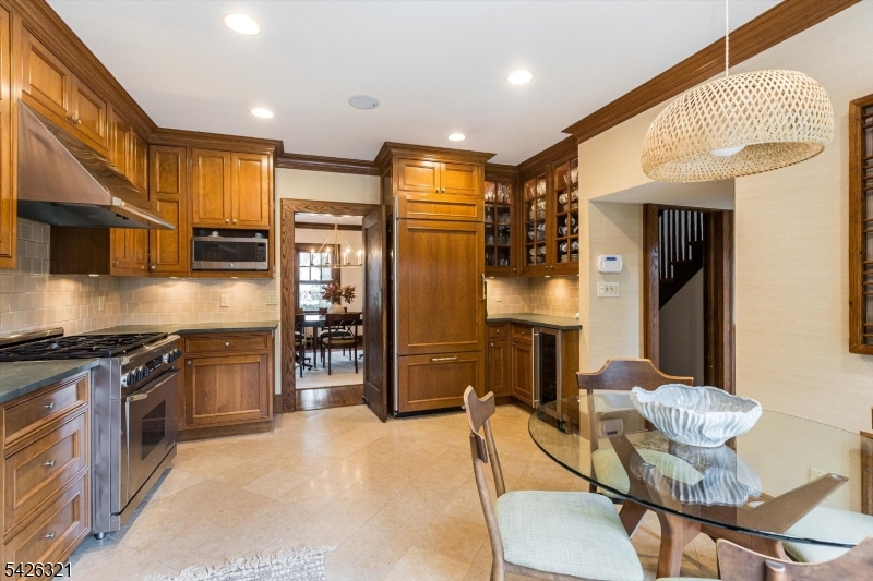 13 Ferncliff Ter