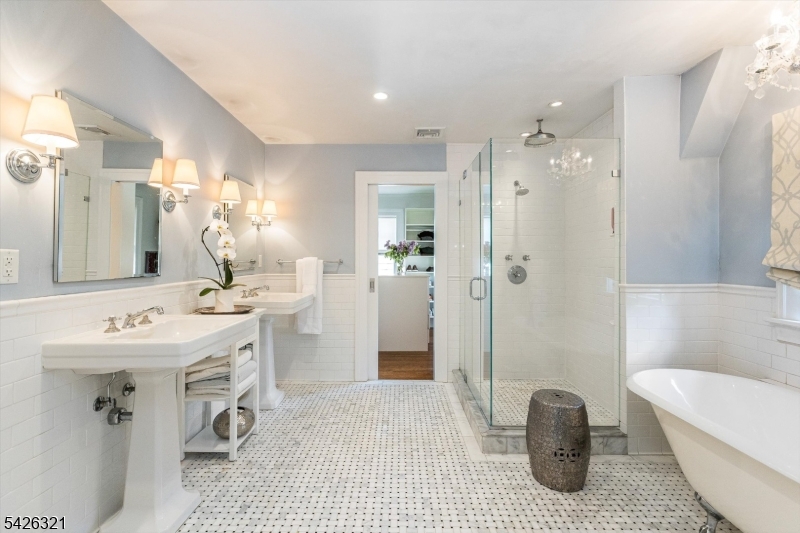 13 Ferncliff Ter