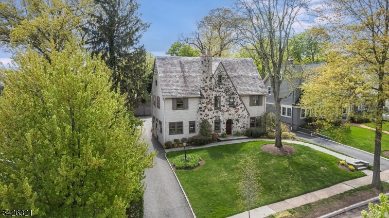 13 Ferncliff Ter