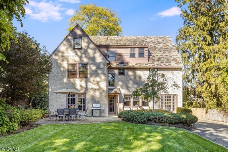 13 Ferncliff Ter