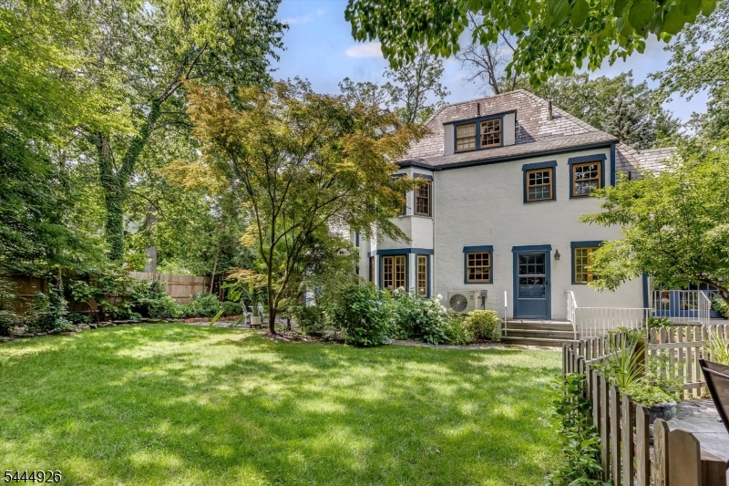 285 Linden Ave