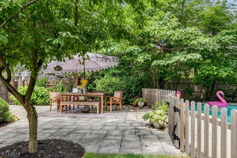 285 Linden Ave