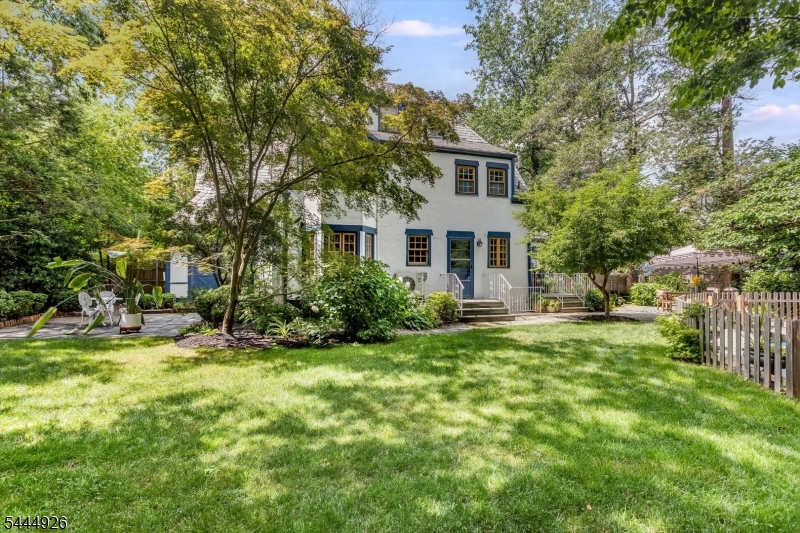 285 Linden Ave