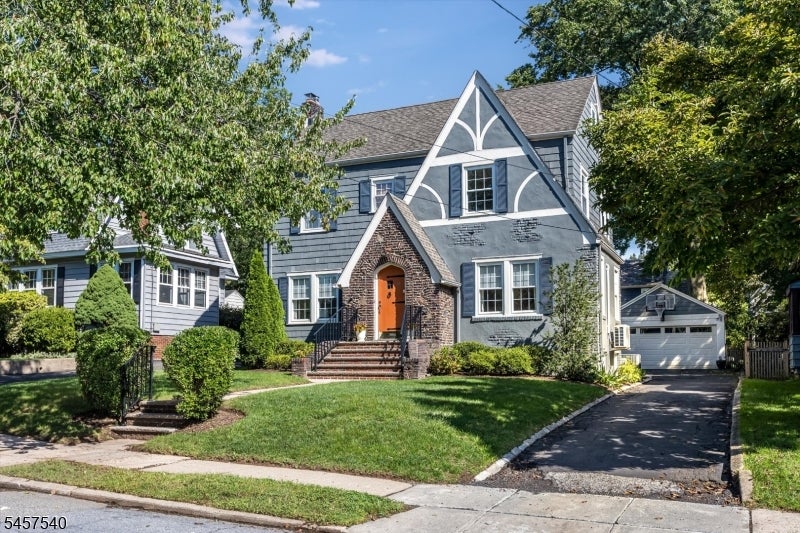 10 Colgate Rd