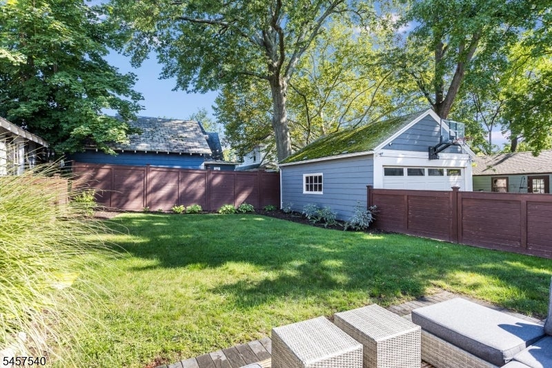 10 Colgate Rd