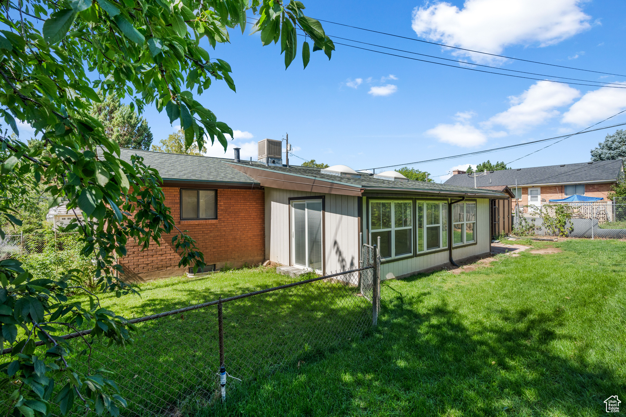 1310 HENDERSON DR
