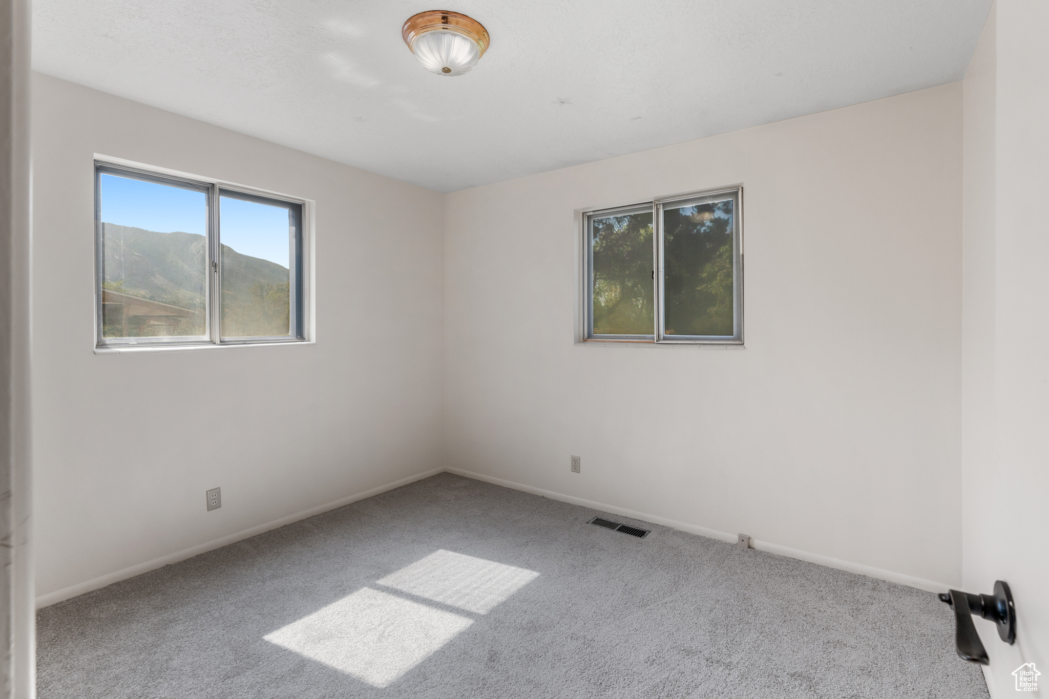 1310 HENDERSON DR
