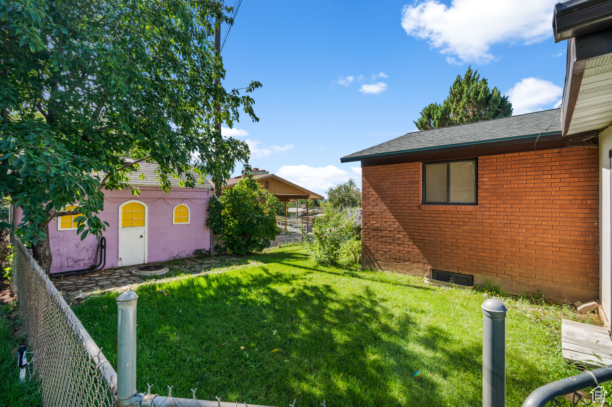 1310 HENDERSON DR