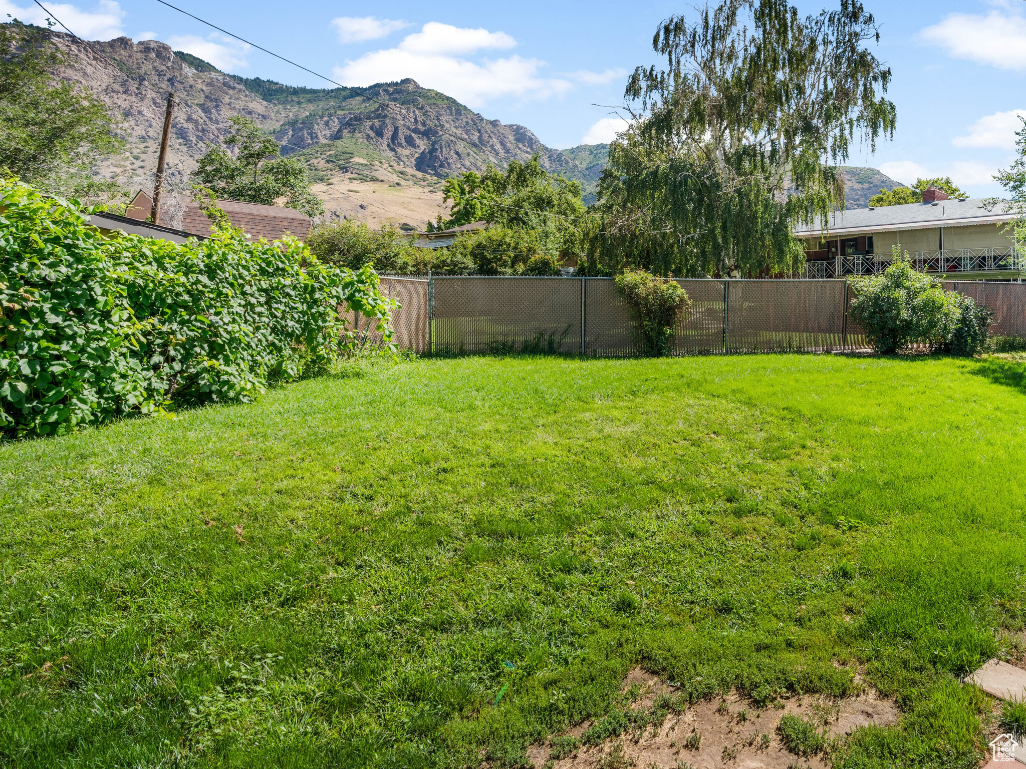 1310 HENDERSON DR