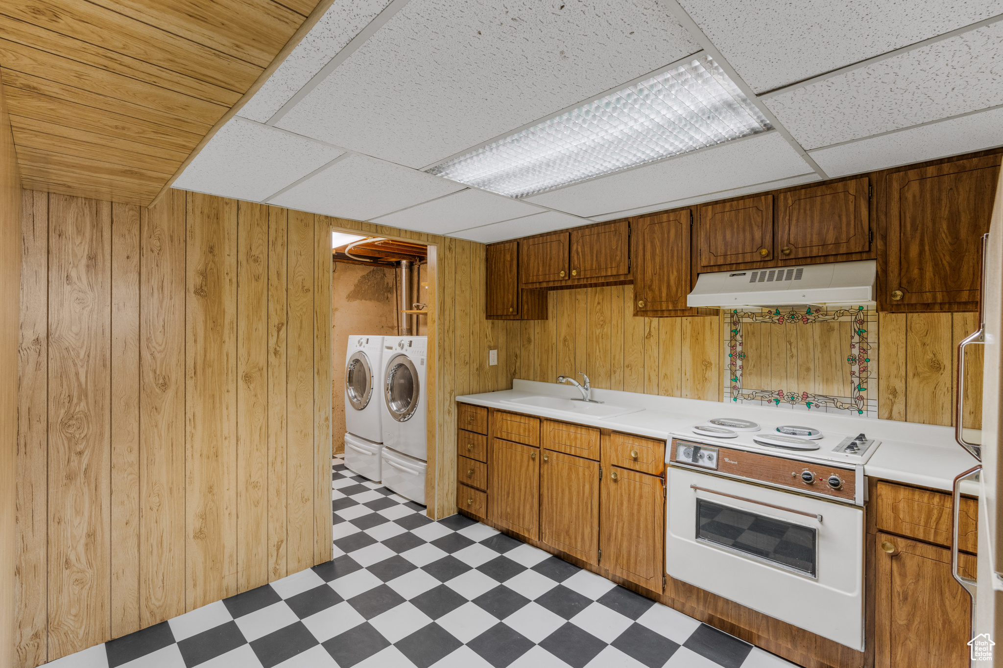 1310 HENDERSON DR