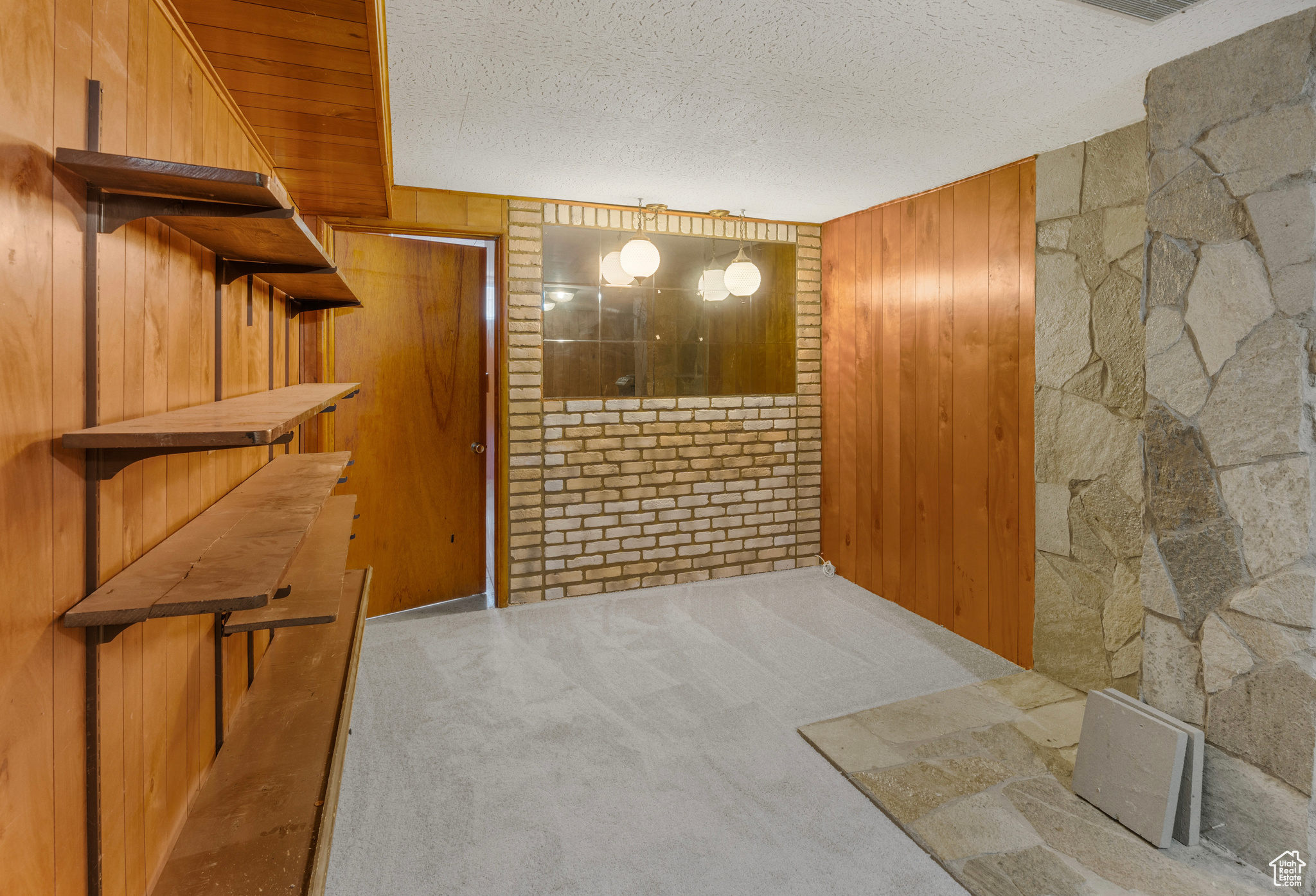 1310 HENDERSON DR