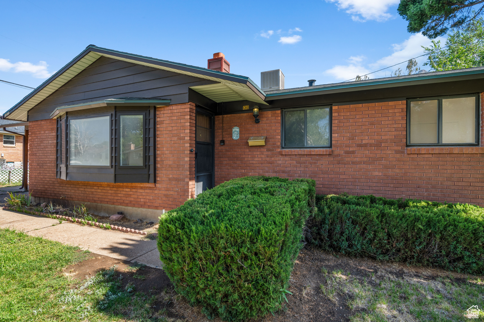 1310 HENDERSON DR