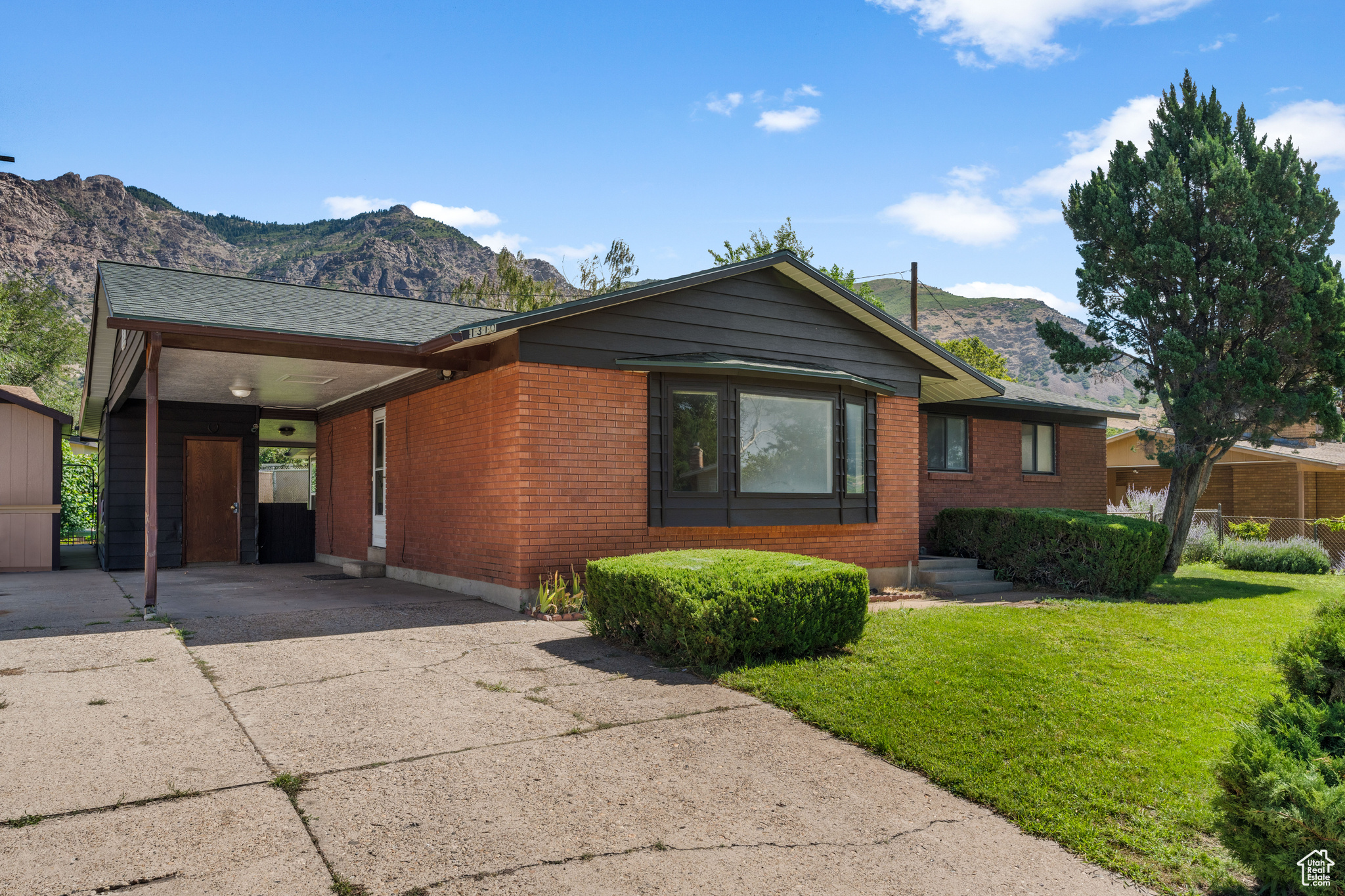 1310 HENDERSON DR