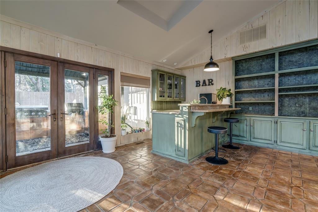 808 Rock Hollow Road
