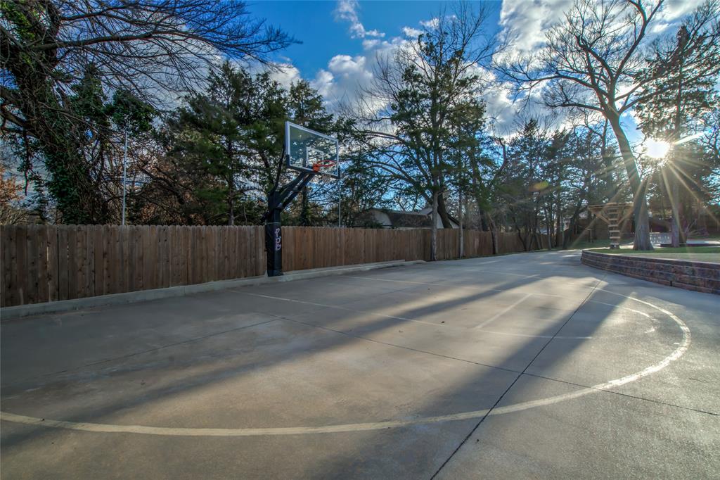808 Rock Hollow Road
