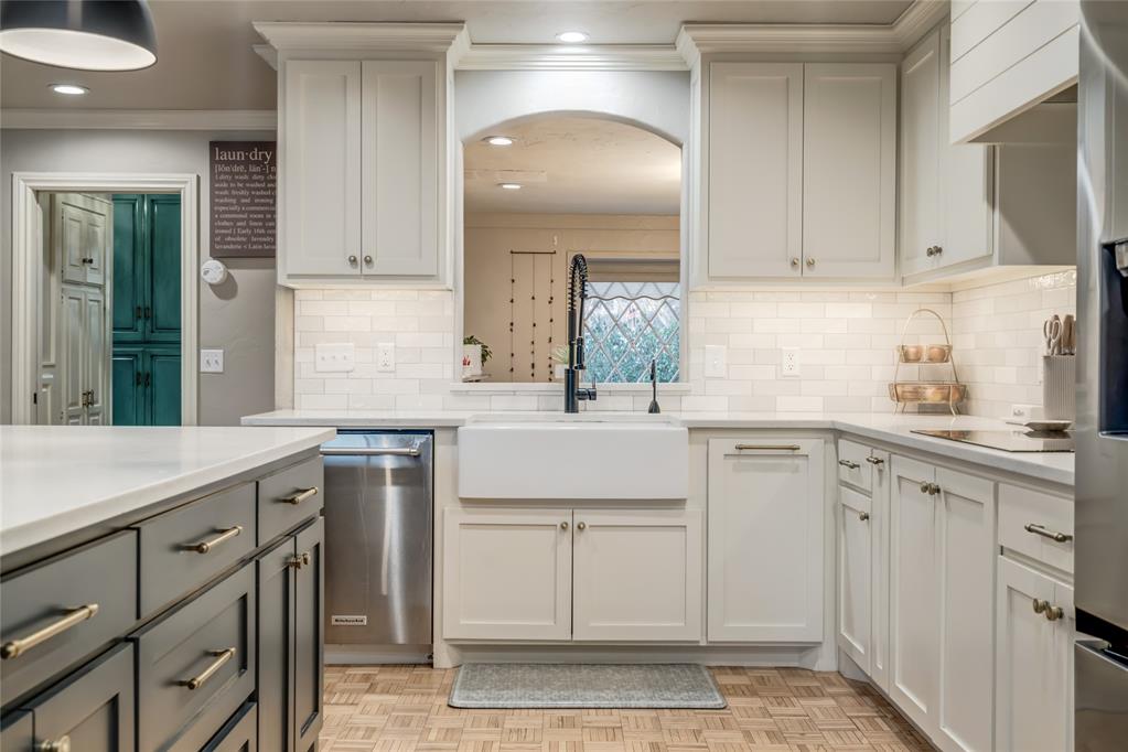 808 Rock Hollow Road