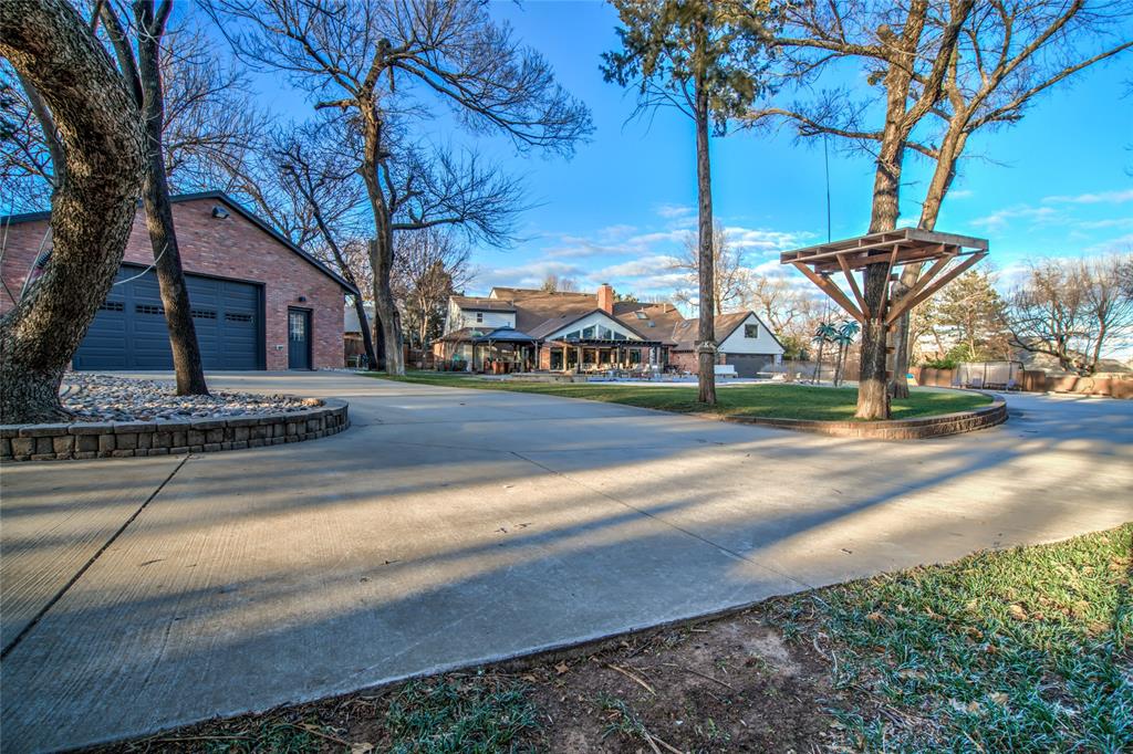 808 Rock Hollow Road