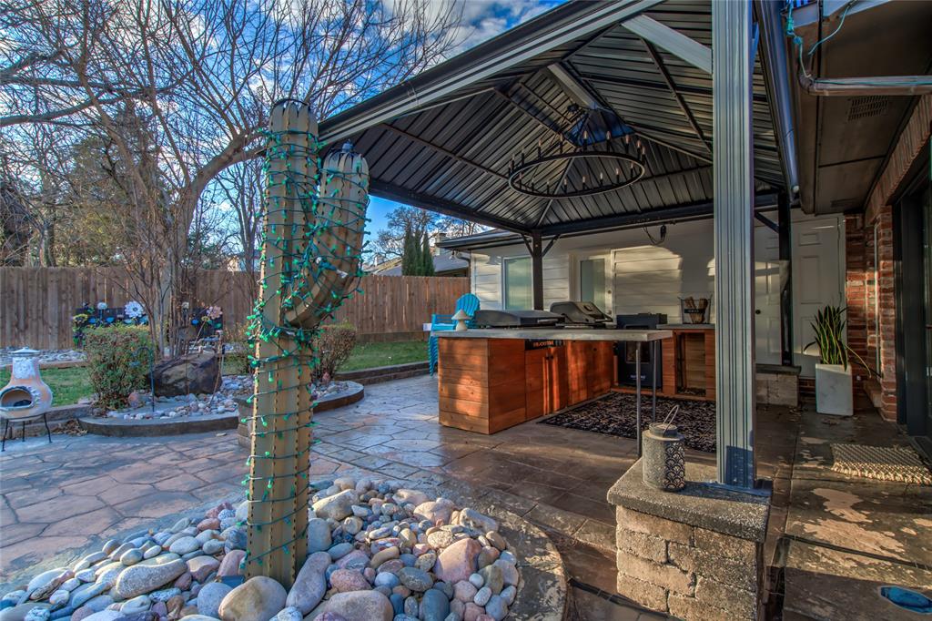 808 Rock Hollow Road
