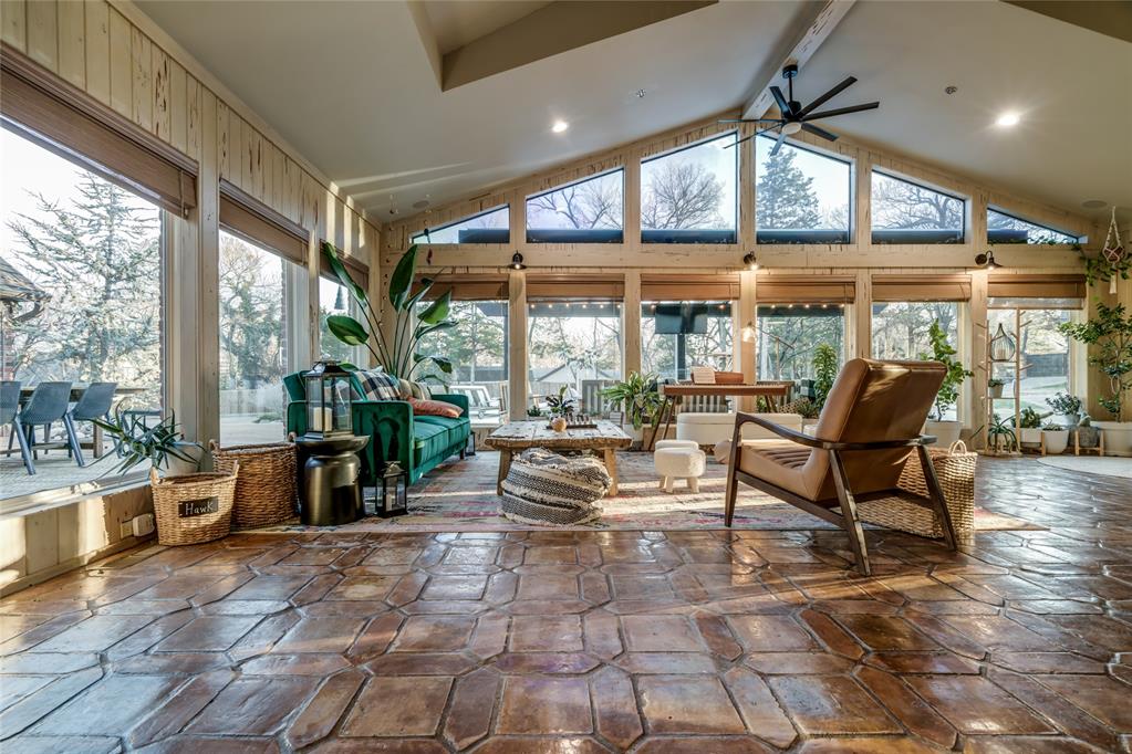 808 Rock Hollow Road