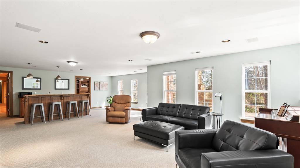 1124 Caines Hill Road