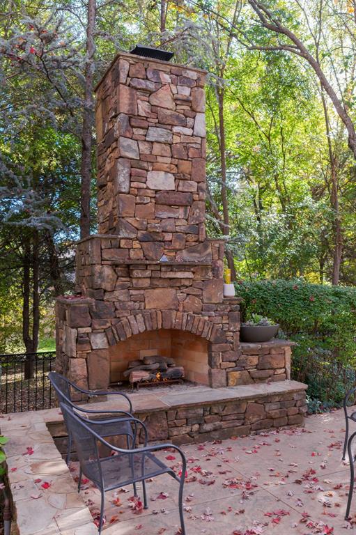 1124 Caines Hill Road