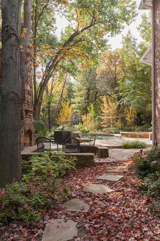 1124 Caines Hill Road