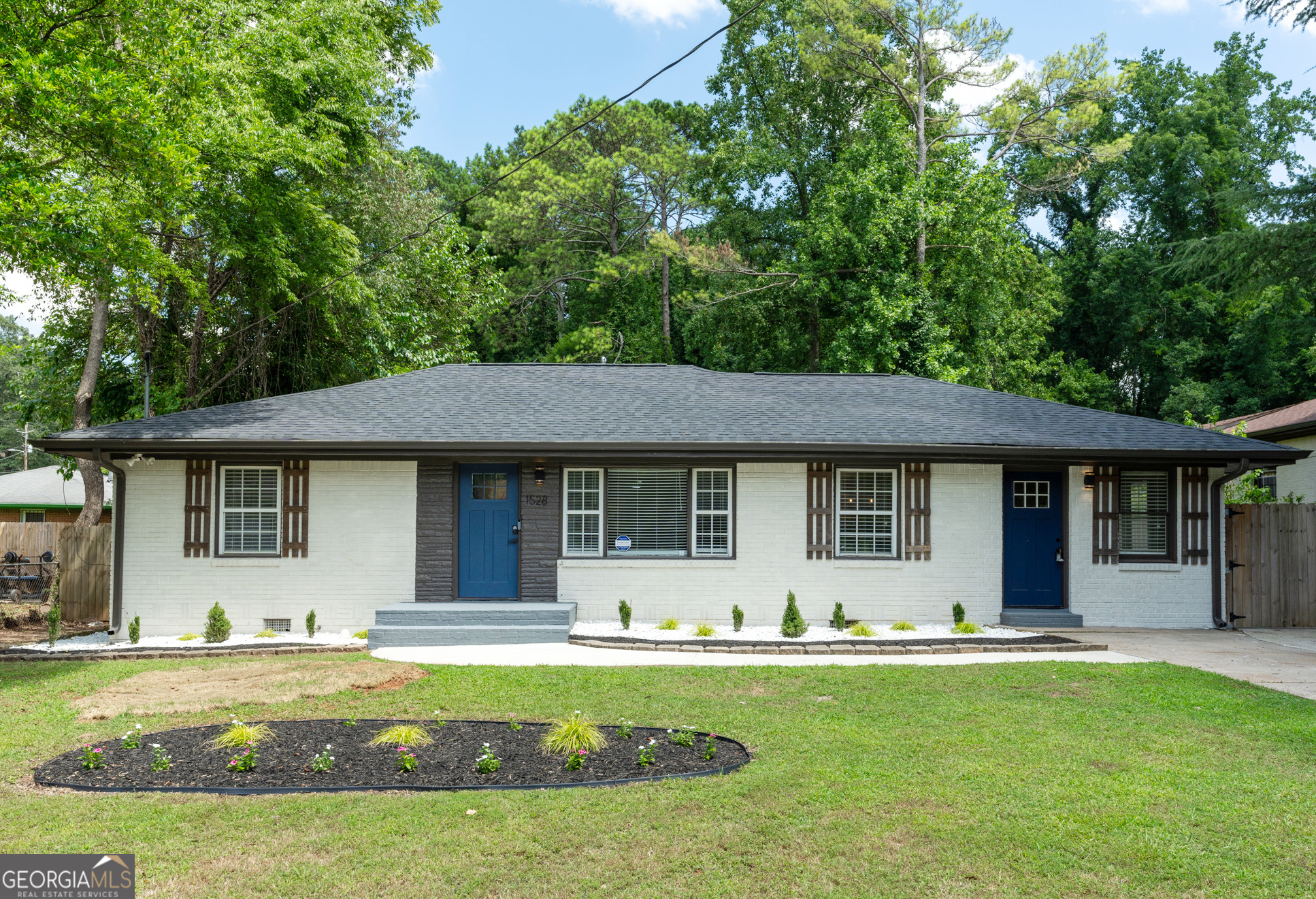 1528 Dianne Court SE