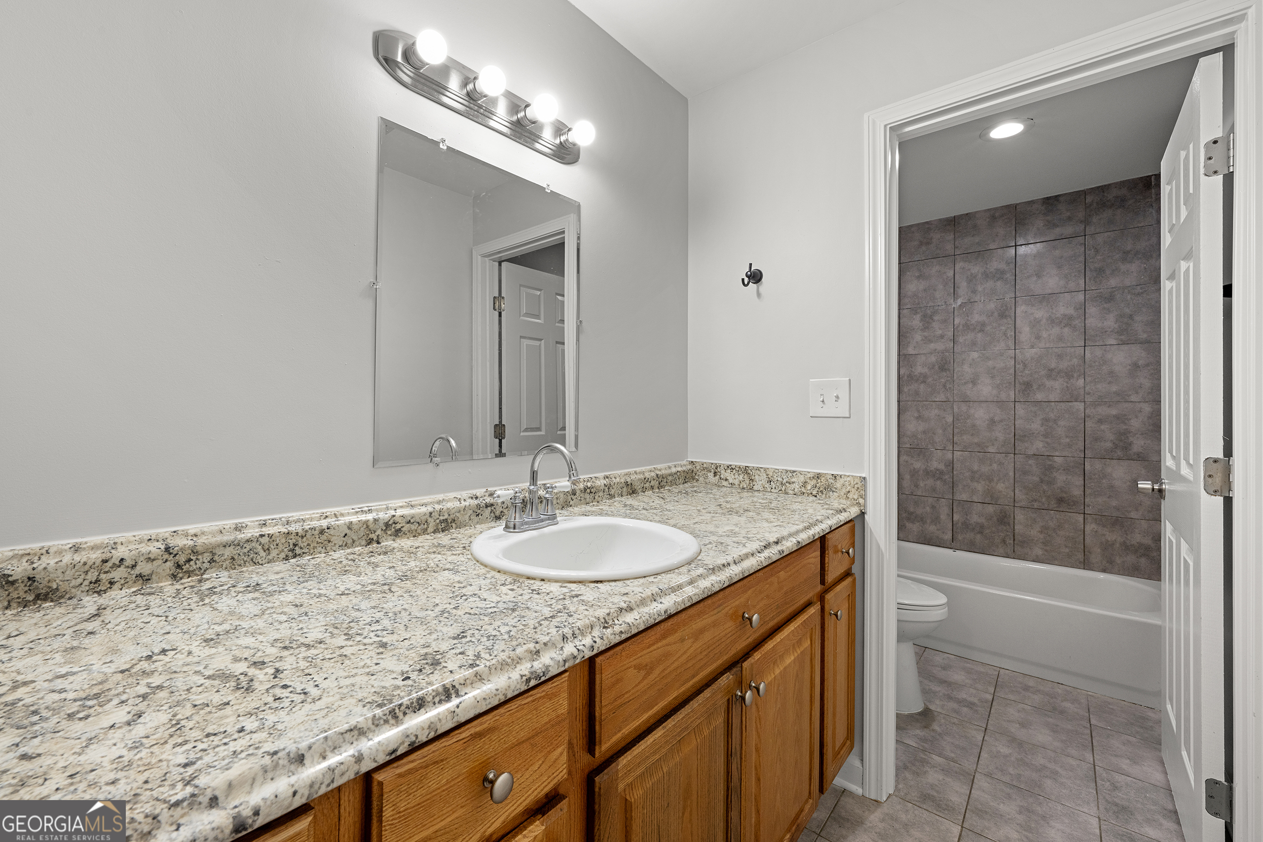 3575 Oakvale Road # 105