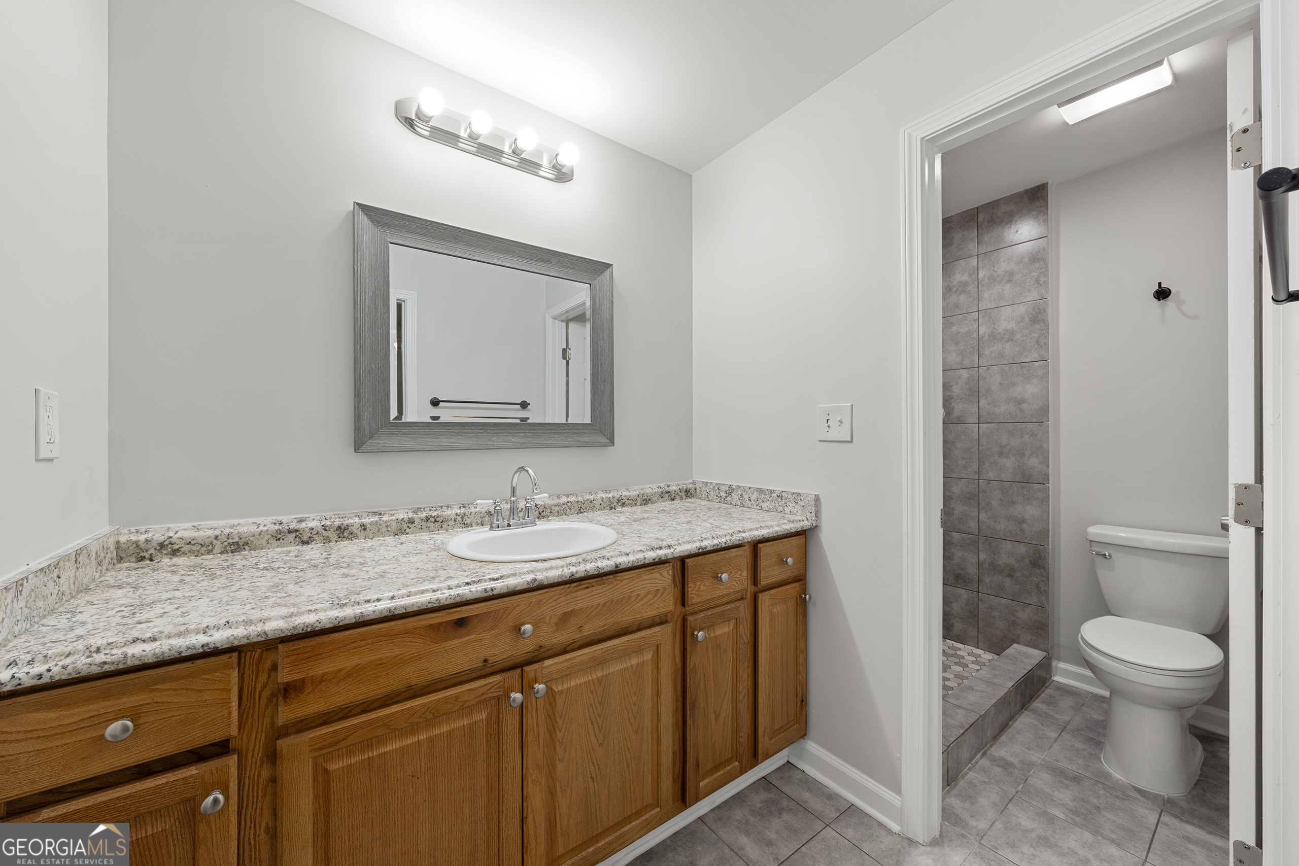 3575 Oakvale Road # 105