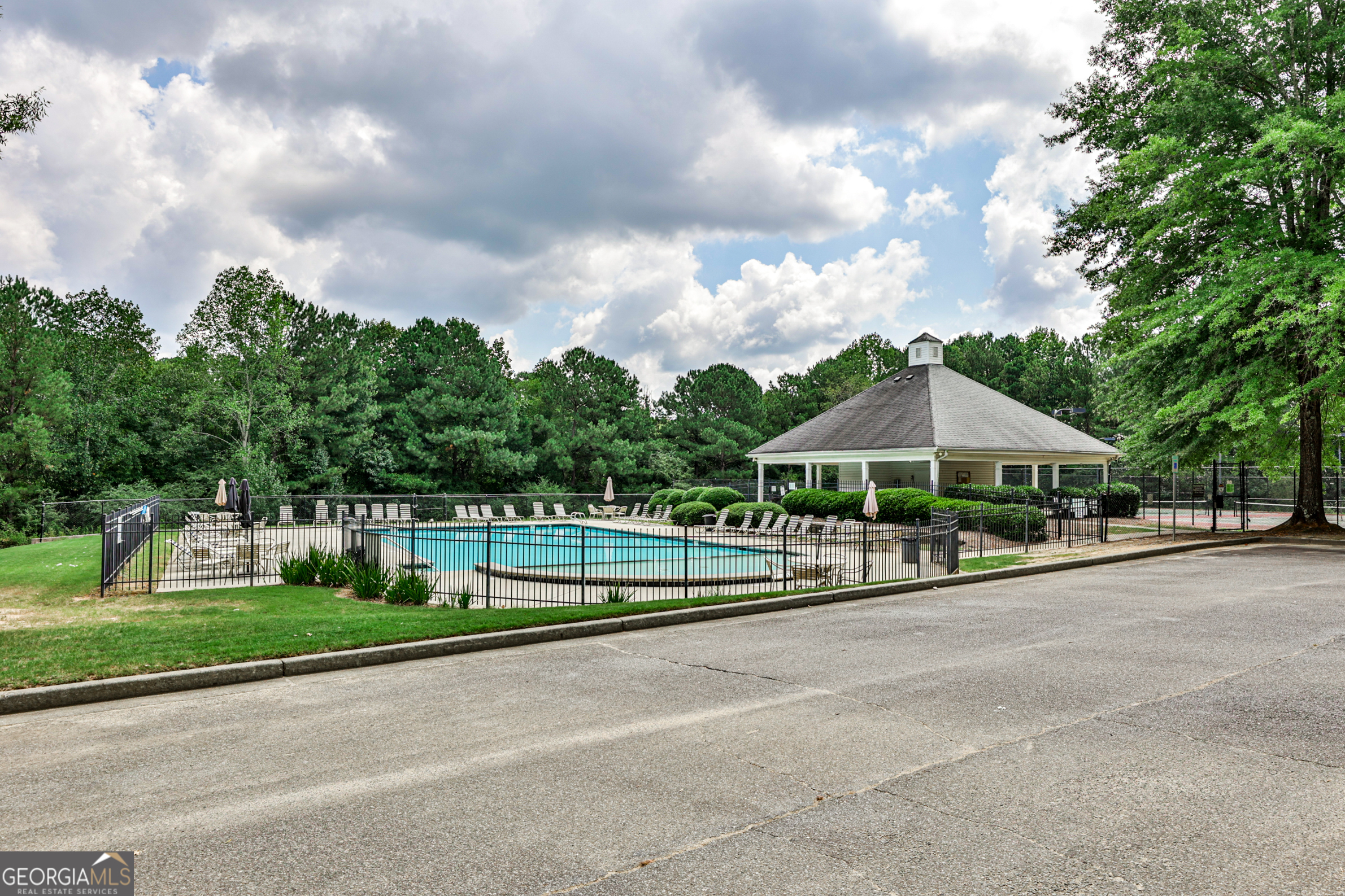 1505 Heatherton Road