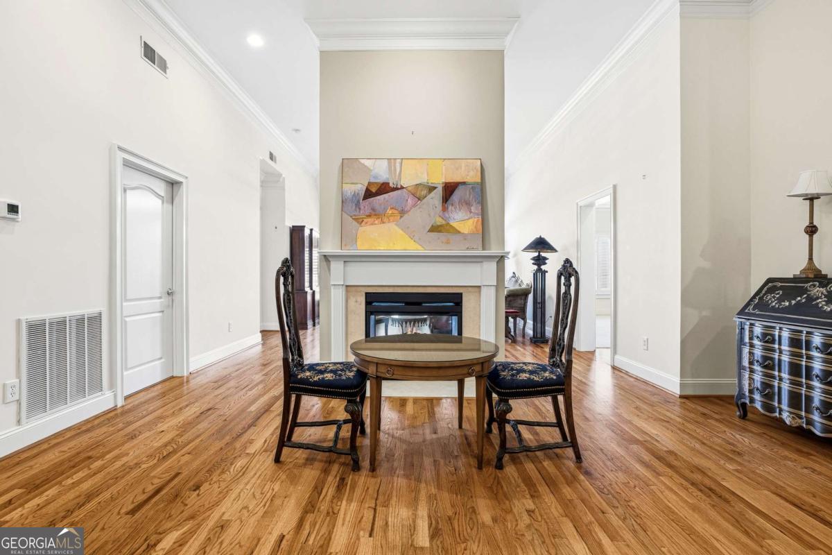 417 Clairemont Avenue # 319