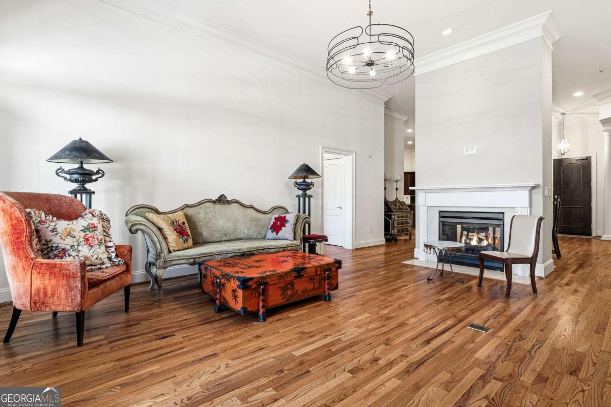 417 Clairemont Avenue # 319