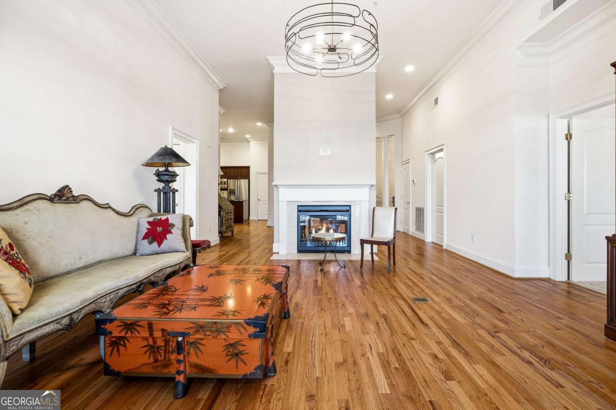 417 Clairemont Avenue # 319