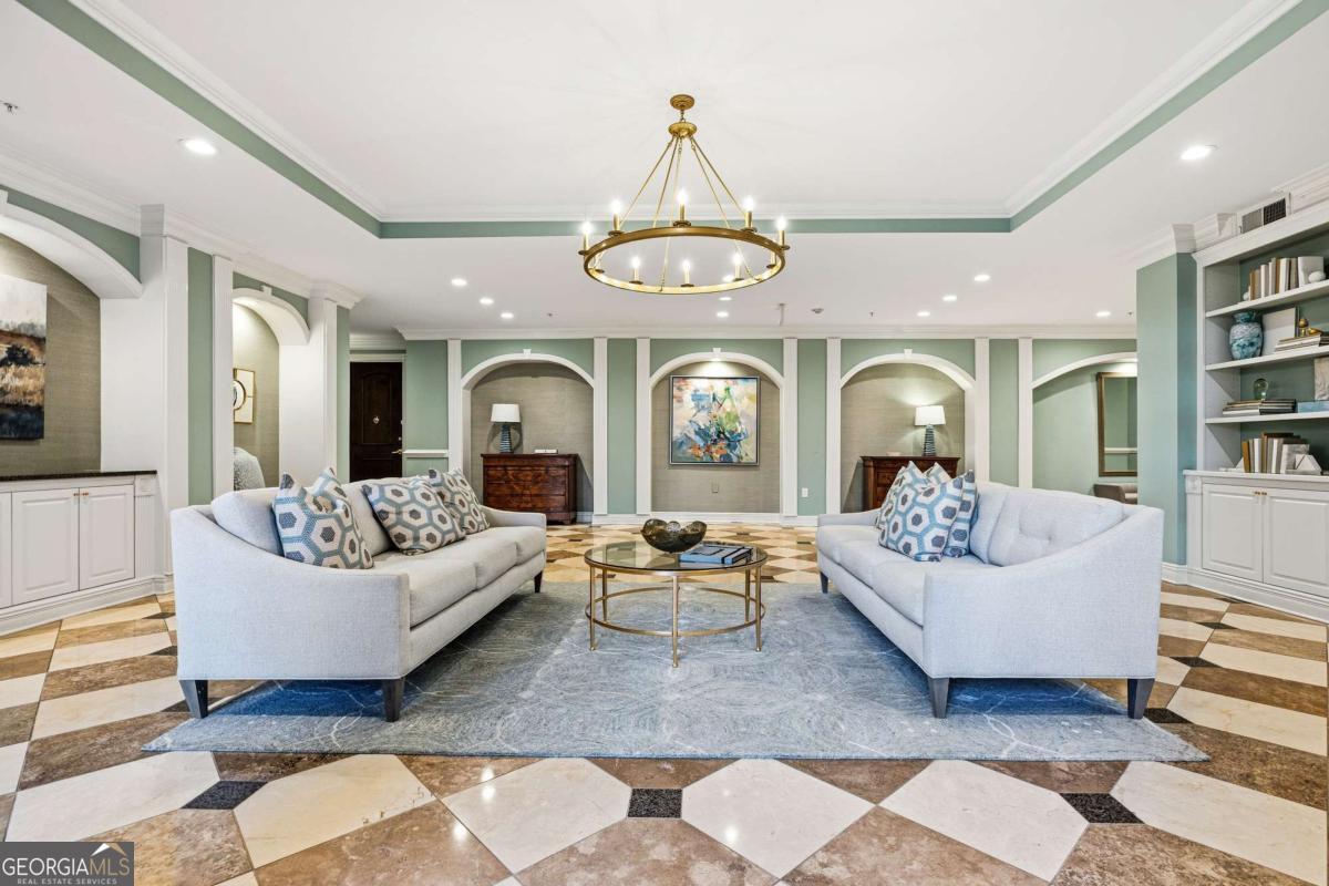 417 Clairemont Avenue # 319