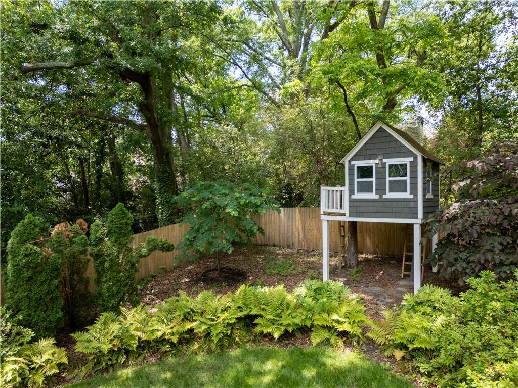 2922 Lookout Place NE