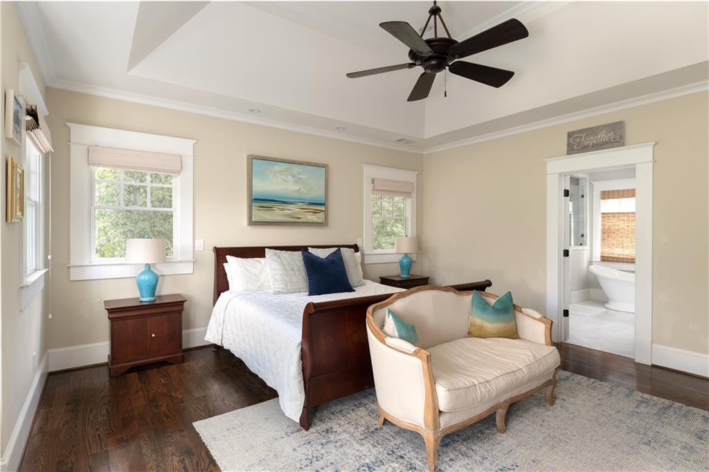 2922 Lookout Place NE