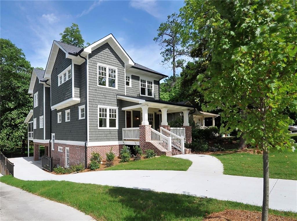 2922 Lookout Place NE