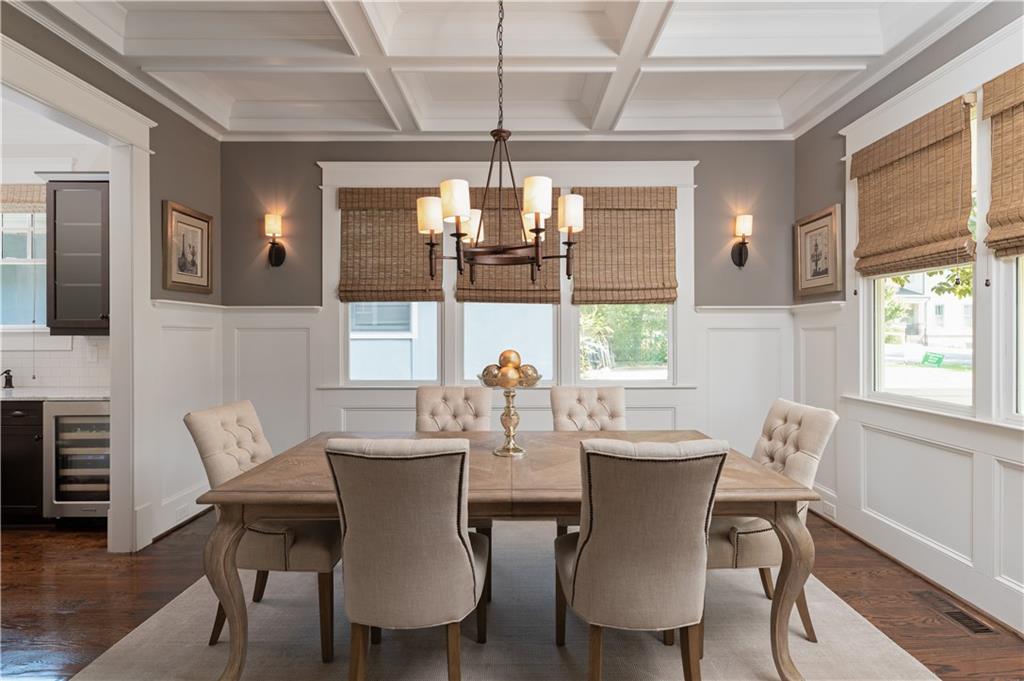 2922 Lookout Place NE