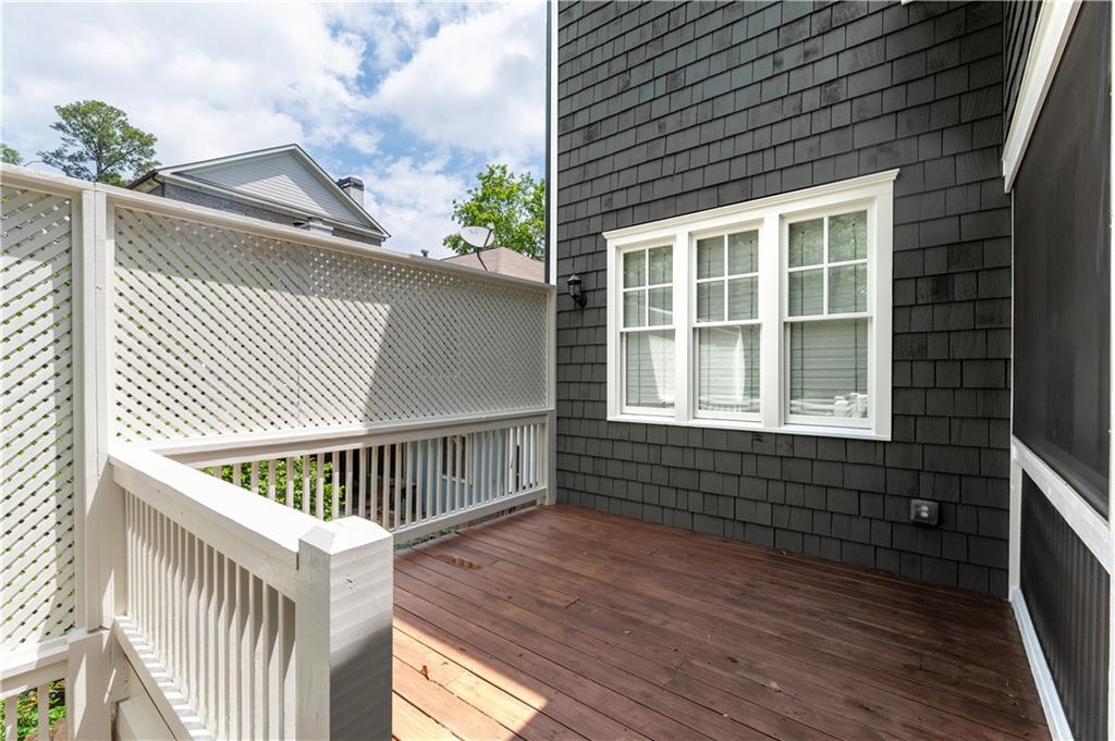 2922 Lookout Place NE