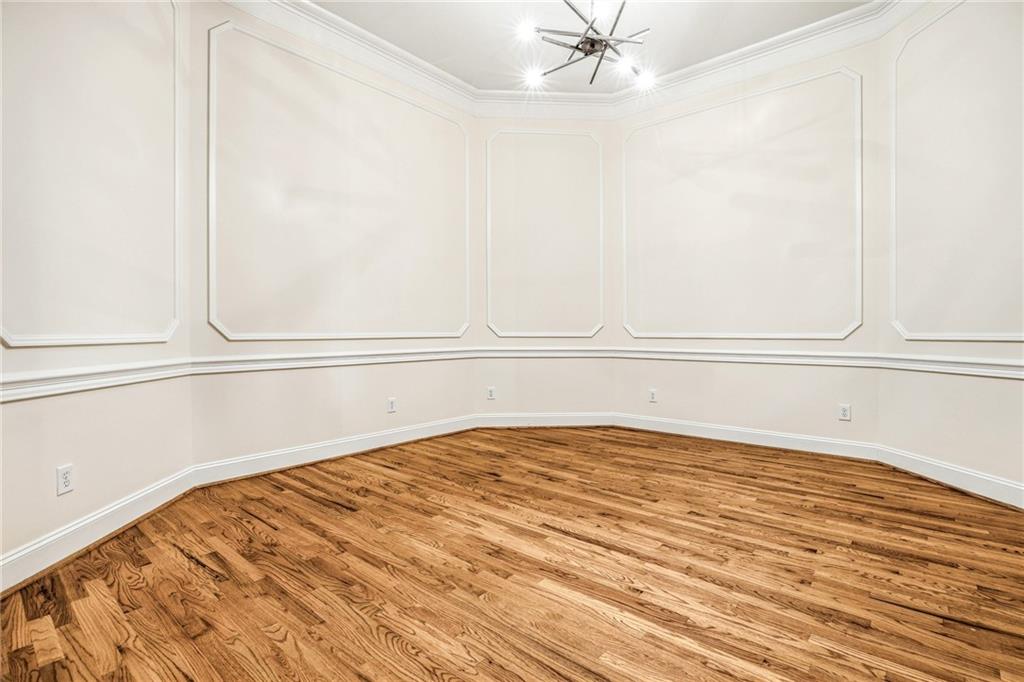 417 Clairemont Avenue Unit 319
