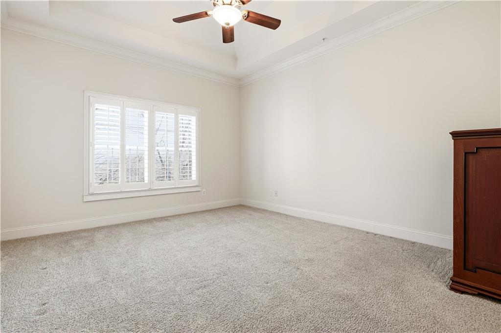 417 Clairemont Avenue Unit 319