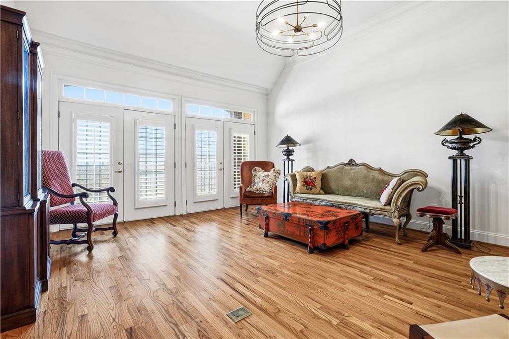 417 Clairemont Avenue Unit 319