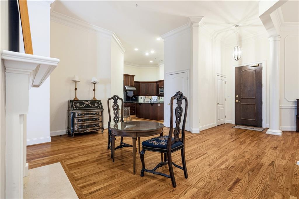 417 Clairemont Avenue Unit 319