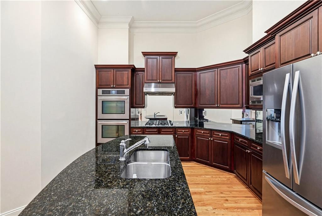 417 Clairemont Avenue Unit 319