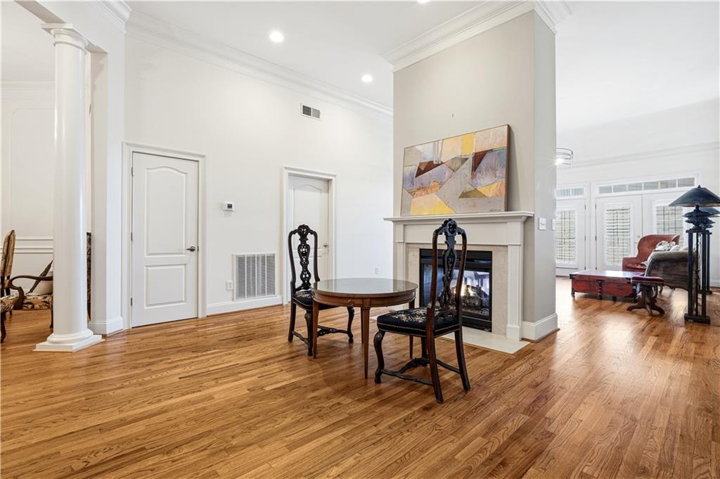 417 Clairemont Avenue Unit 319